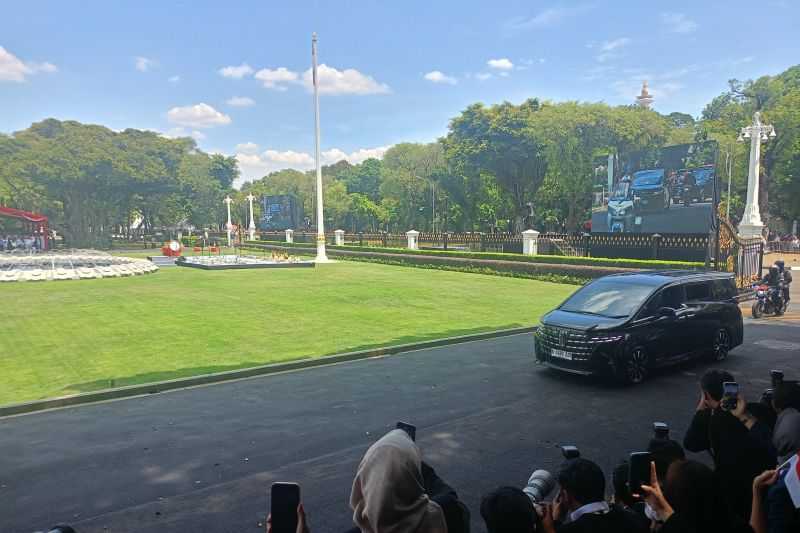 Joko Widodo Kembali ke Istana Merdeka untuk Sambut Presiden Prabowo Subianto