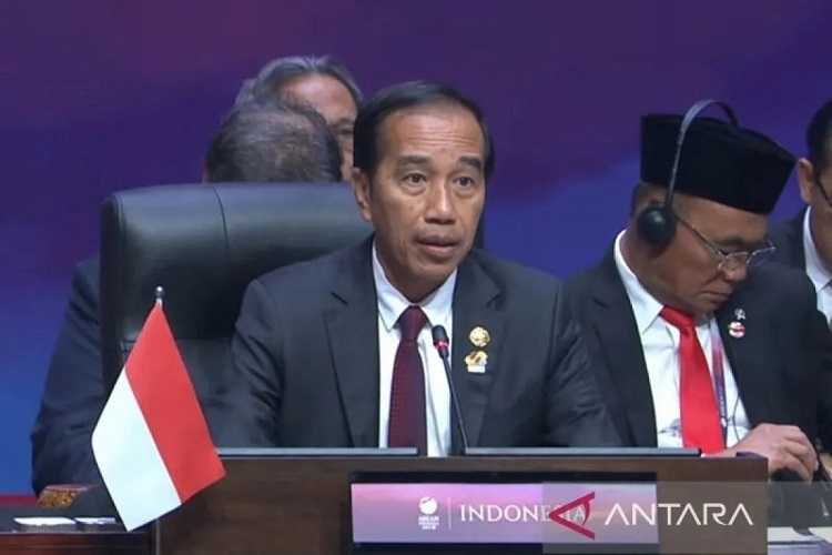 Jokowi Ajak Tiongkok, Jepang, dan Korsel Bangun Ekosistem EV