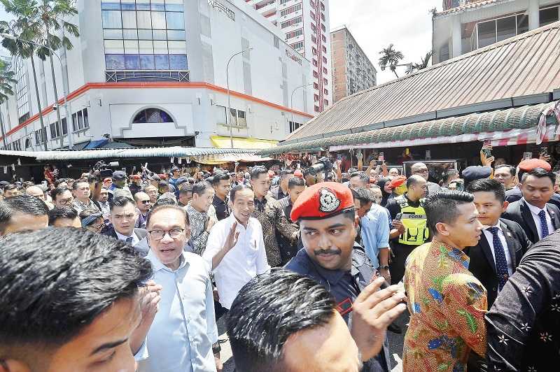 Jokowi Apresiasi Upaya Malaysia Perkuat Perlindungan PMI