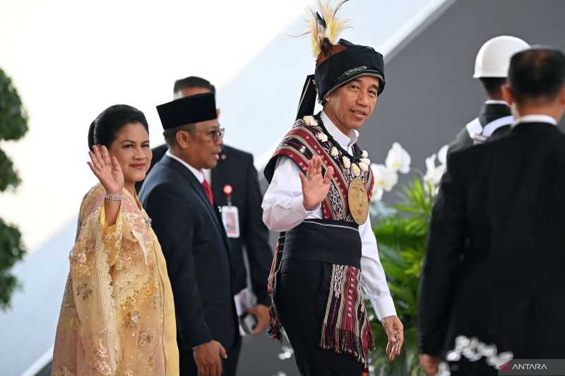 Jokowi Berbaju Adat Maluku Hadiri Sidang Tahunan MPR