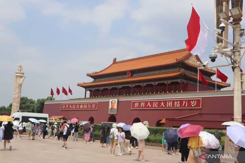 Jokowi Datang, Merah-Putih Berkibar di Kota Terlarang dan Lapangan Tiananmen Beijing