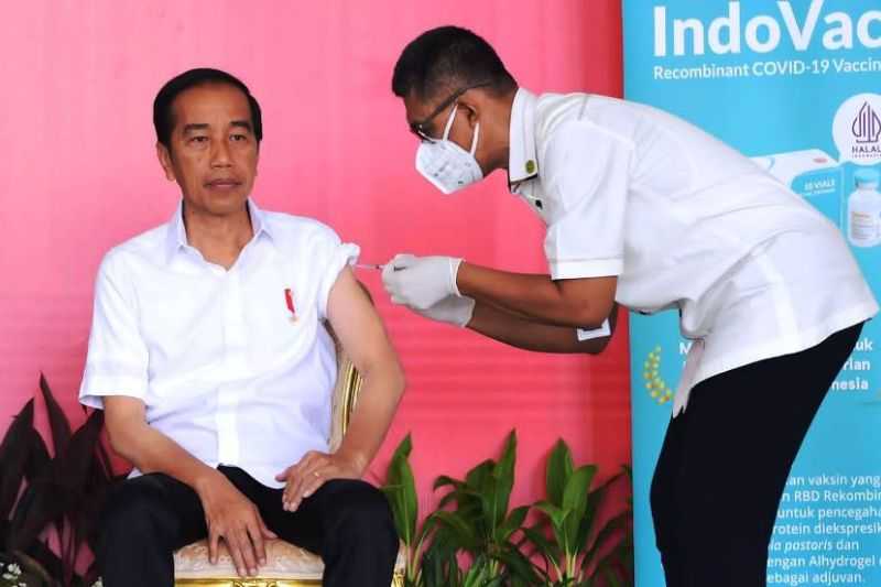 Jokowi Disuntik Booster Kedua dengan Vaksin Indovac
