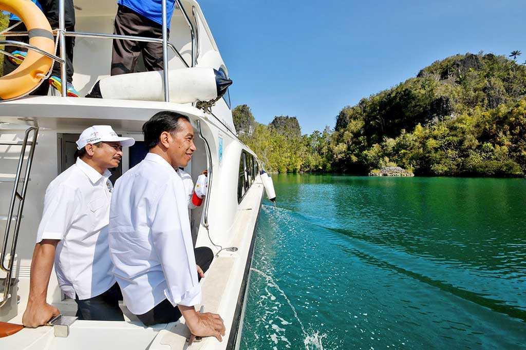 Jokowi Himbau Kepala Daerah Ajak Masyarakat Berwisata di Indonesia