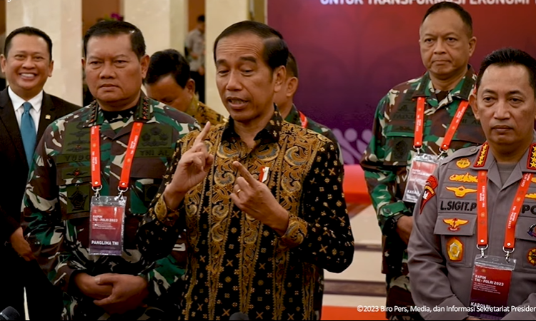 Jokowi Ingatkan TNI-Polri Tak Terlibat Politik Praktis Pemilu 2024