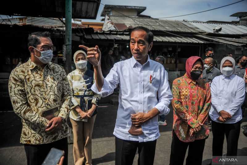 Jokowi Minta Bank Indonesia Kawal Implementasi Kartu Kredit Pemerintah Domestik