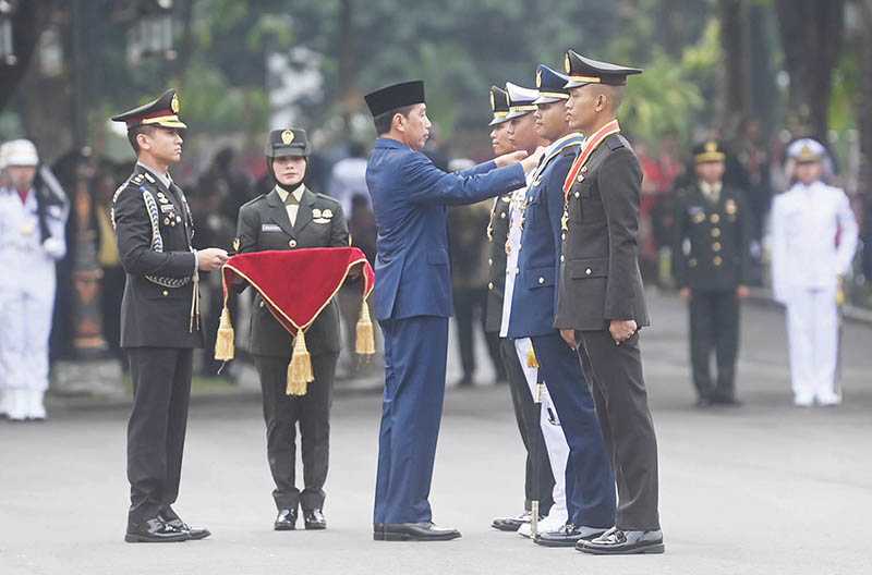 Jokowi Minta Perwira Muda TNI-Polri Terdepan Bantu Masyarakat