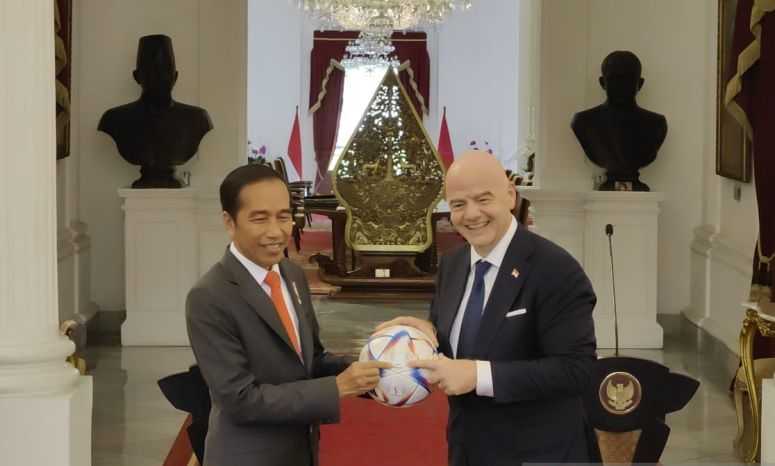Jokowi-Presiden FIFA tak Bahas Rekomendasi TGIPF
