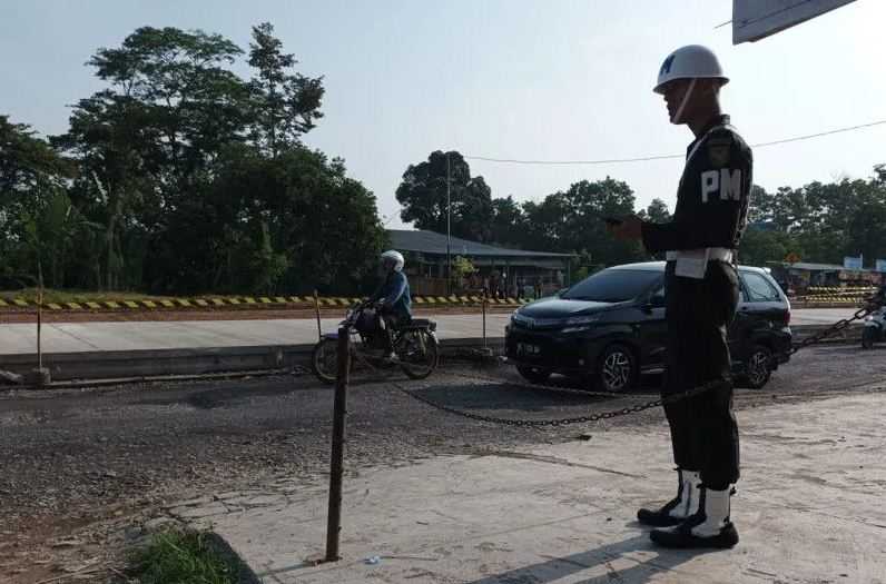 Jokowi Sidak ke Lampung, Petugas Bersiap di Sepanjang Jalur yang Dilewati
