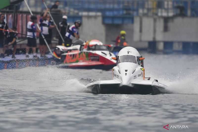Jonas dan Erik Raih Poin Sempurna dalam Sprint Race F1 Powerboat