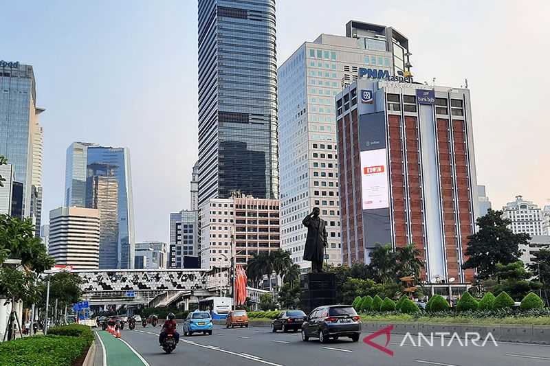 Jumat Pagi Jakarta Cerah, Bogor-Depok Hujan hingga Malam, Sumbang Peningkatan Debit Air di Kali Sunter