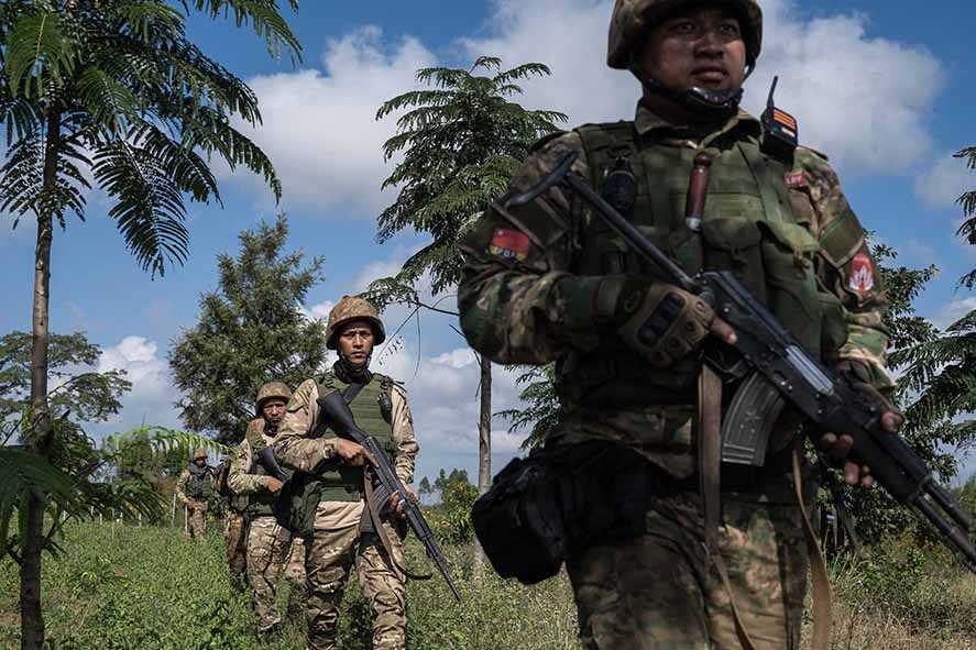 Junta Tahan Petinggi Militer