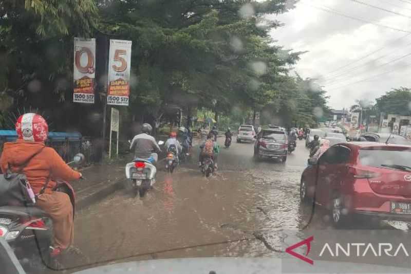 Kabar Baik 10 Km Jalan Rusak di Depok Diperbaiki, Pemkot Targetkan Kelar Tahun Ini
