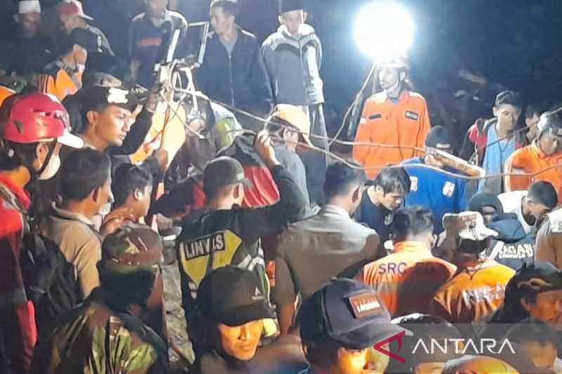 Kabar Duka, Tiga Warga Ditemukan Tewas Tertimbun Longsor di Cijeruk Bogor