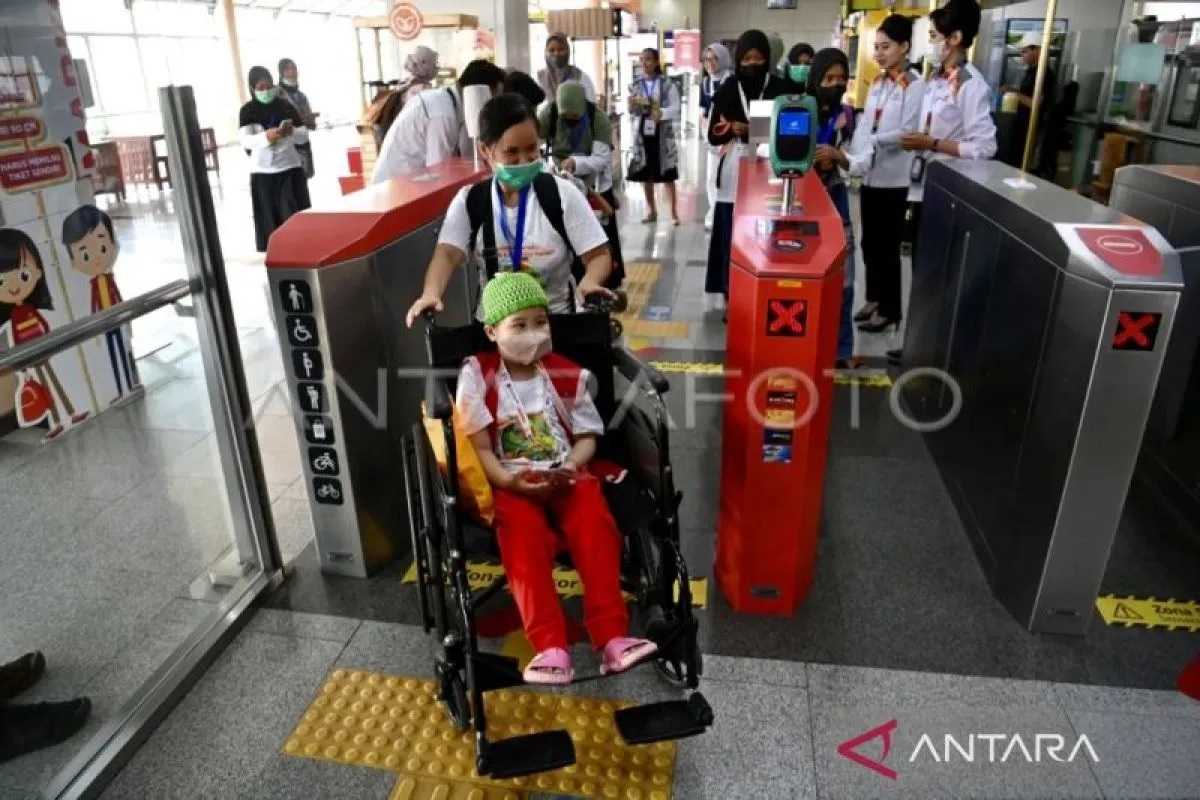 Kabar Gembira, Hari Ini Naik Transjakarta, MRT dan LRT Cuma Rp1