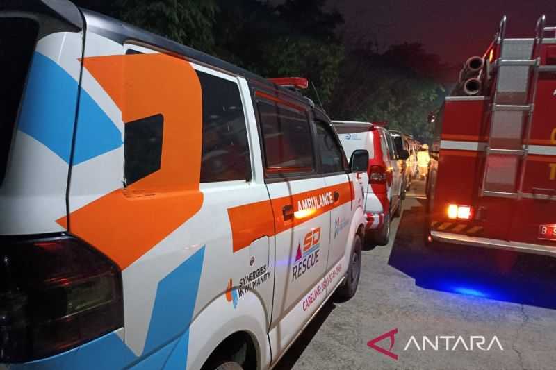 Kabar Terbaru, Puluhan Ambulans Siaga di Sekitar Lokasi Kebakaran Gudang Amunisi