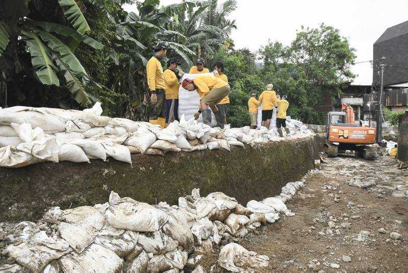 Kabupaten Bekasi Normalisasi Puluhan Sungai Cegah Banjir