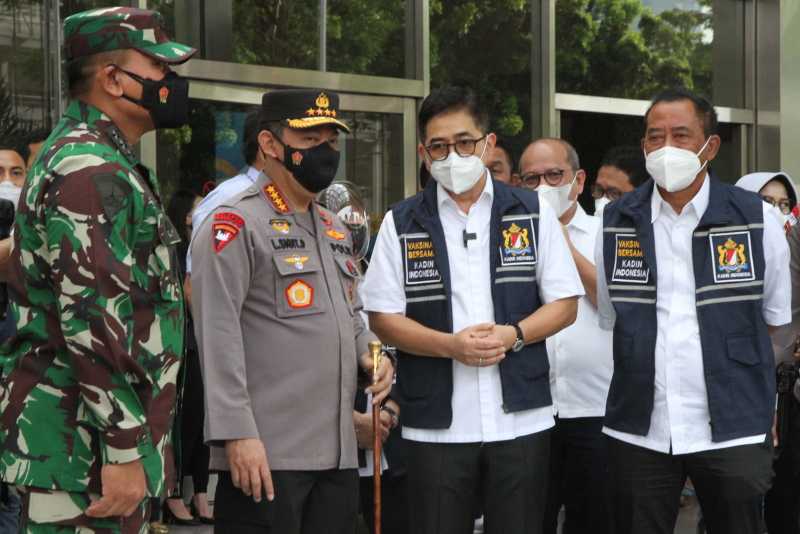 Kadin Bersama TNI dan Polri Luncurkan Mobil Vaksin Keliling 2