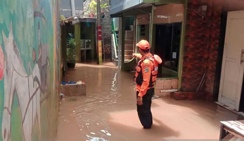 Kali Ciliwung Meluap, Empat Kelurahan di Jakarta Timur Terendam Air