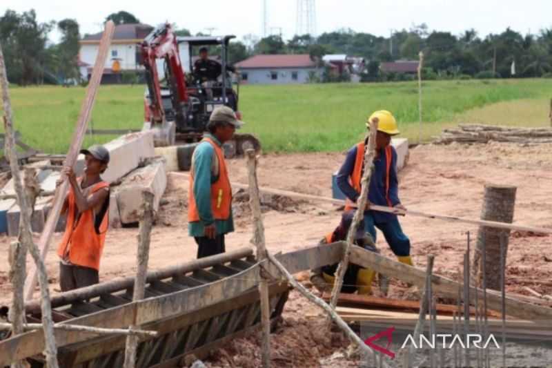 Kalsel bangun pipa air ke Desa Tinggiran Baru Batola