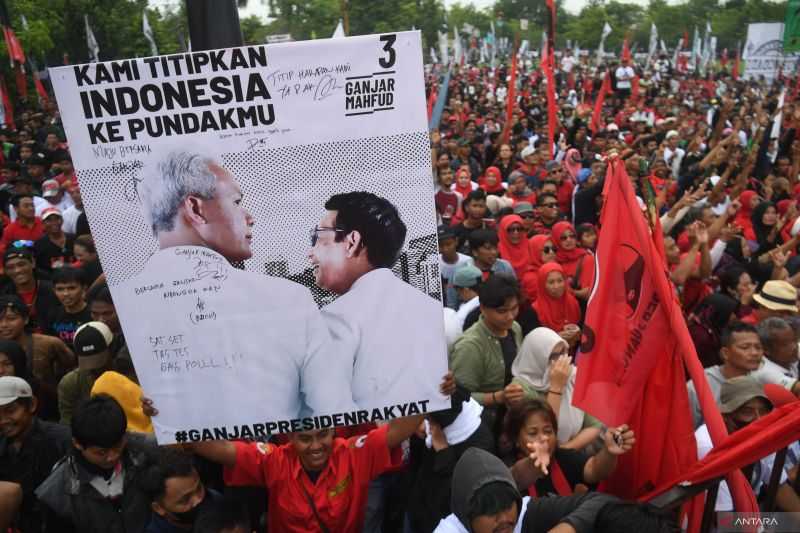 Kampanye Hari ke-63, Ganjar ke Banda Neira, Mahfud ke Pekanbaru