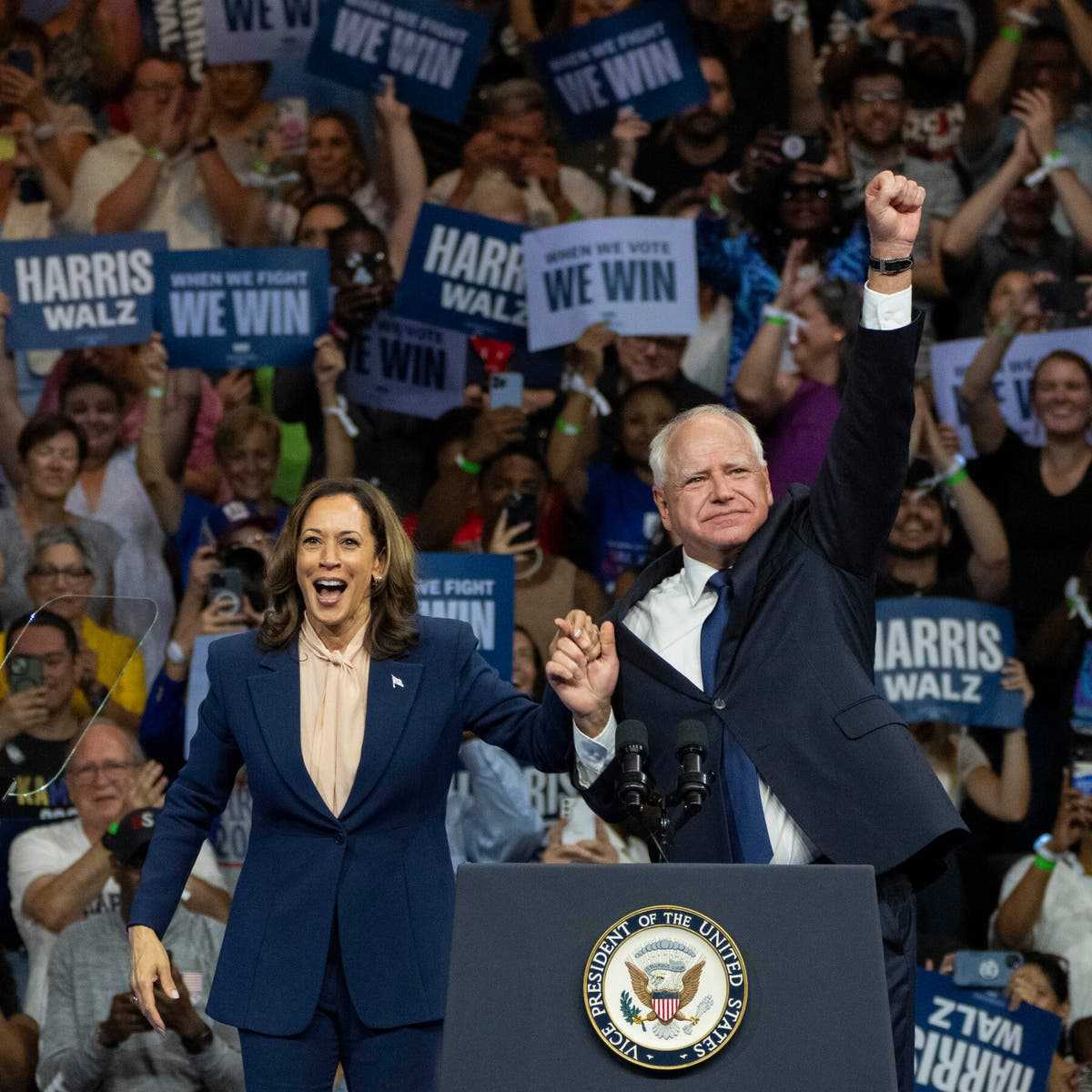 Kampanye Perdana Bersama Harris, Tim Walz Langsung Menghajar Donald Trump