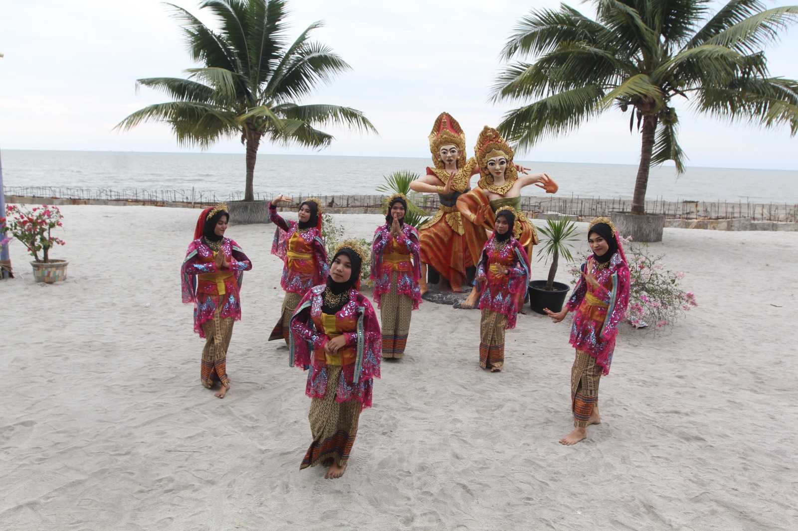 Kampung Berseri Astra Desa Pantai Cermin Kanan,  Karsa Pembinaan Perempuan Melalui Kerajinan Anyaman Pandan