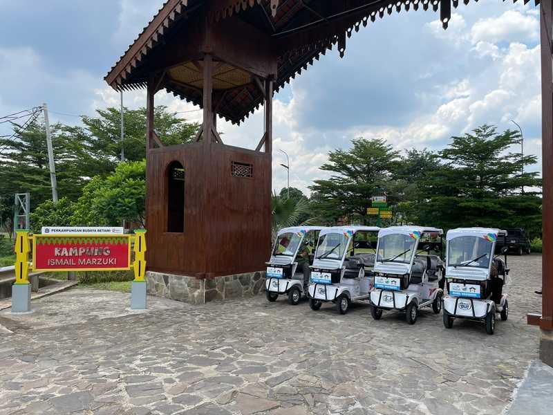 Kampung Wisata Setu Babakan Makin Ramah Lingkungan dengan Kendaraan Listrik 