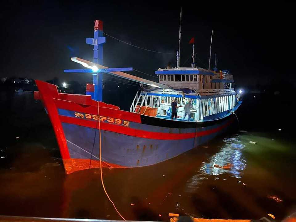 Kapal Berbendera Tiongkok Serang Nelayan Vietnam di LTS