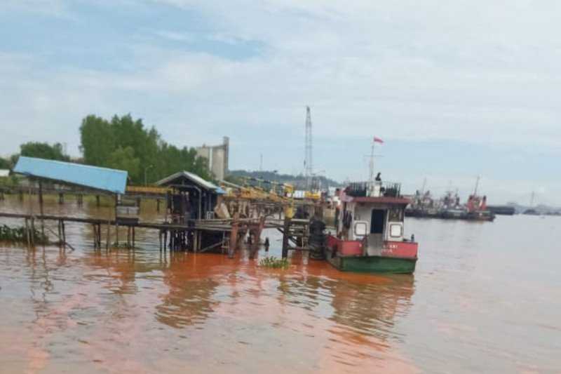 Kapal Bermuatan Minyak Sawit Tenggelam di Sungai Mahakam