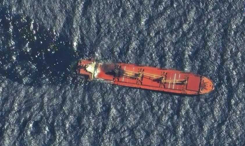 Kapal Kargo Bermuatan Ribuan Ton Pupuk Tenggelam di Lepas Pantai Yaman