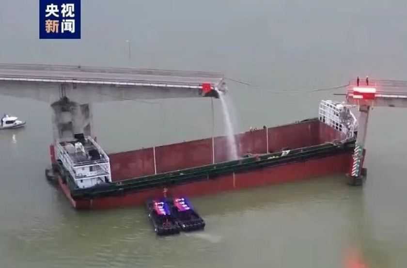 Kapal Kargo Menabrak Jembatan di Tiongkok Selatan, 2 Orang Tewas, 3 Hilang