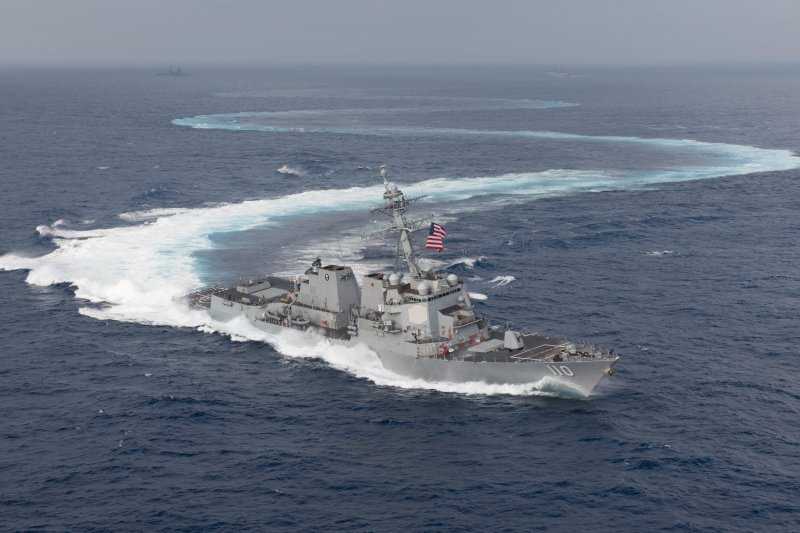 Kapal Perang Amerika Serikat Melintas di Taiwan