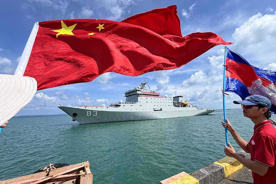 Kapal Perang Tiongkok Latihan Perang di Kamboja