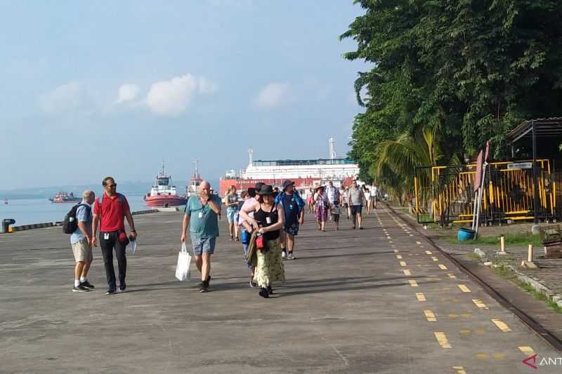 Kapal Pesiar Singgah di Pelabuhan Benoa Bali pada Periode Libur Lebaran 2024