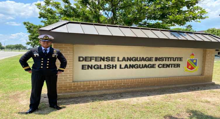 Kapten Zeni Marinir TNI AL Ini Pun Terbang Ke Amerika Serikat