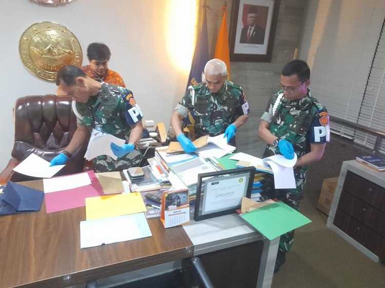Kapuspen TNI: 22 Penyidik Puspom TNI dan 8 dari KPK Geledah Kantor Basarnas