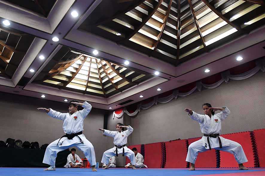 Karate Siap Raih Tiga Emas