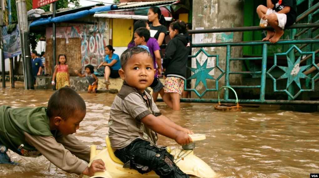 Karena Bencana Ini, Jutaan Anak Indonesia Harus Menanggung Beban Berat dan Jatuh dalam Kemiskinan