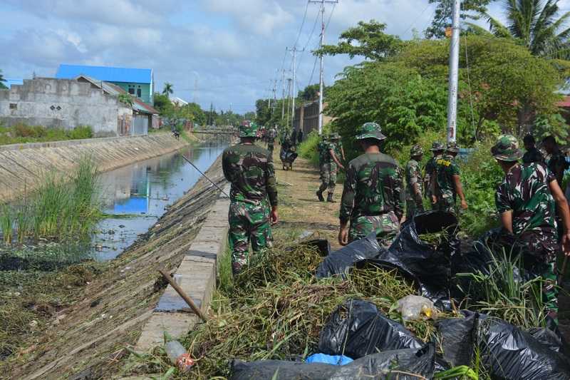 Karya Bakti di Kota Merauke dalam Rangka HUT ke-18 Korem 174/ATW dan Hari Juang Kartika