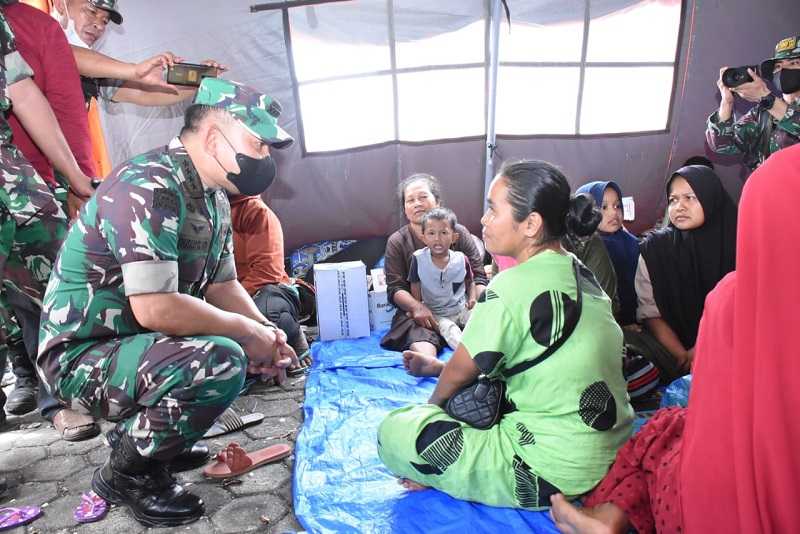 Kasad Tinjau Penanganan Bencana di Pasaman Barat