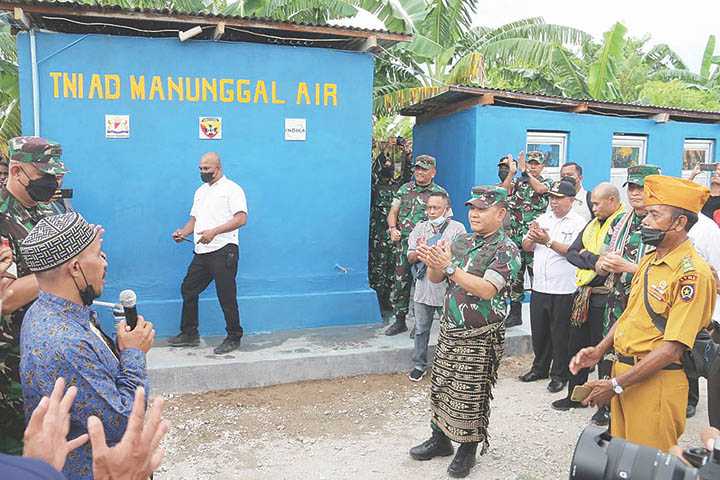 Kasad Tinjau TNI AD Manunggal Air di Permukiman Eks Timor Timur
