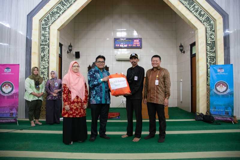 KB Bukopin Syariah Bagikan Paket Sembako 2