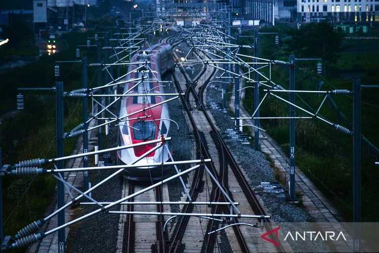 KCIC Pastikan Whoosh Kembali Beroperasi Usai Gempa Kabupaten Bandung