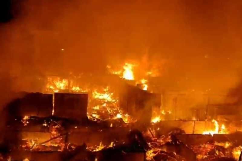 Kebakaran Besar di Palmerah Hanguskan Puluhan Rumah Petak