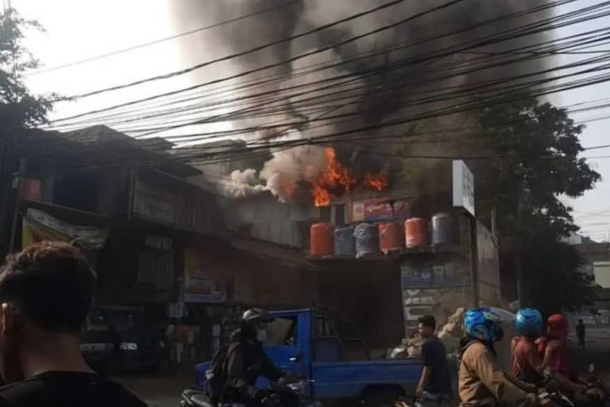 Kebakaran di Cilandak, 22 Unit Mobil Damkar Dikerahkan