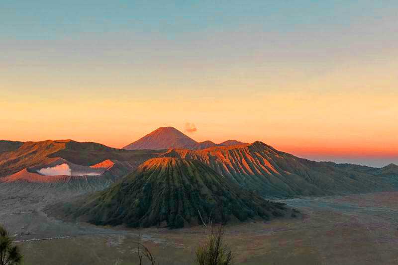 Kebakaran di Gunung Semeru tidak Pengaruhi Aktivitas Wisata Bromo