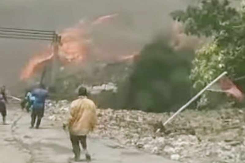 Kebakaran di TPA Jalupang Karawang, Diduga Akibat Cuaca Panas