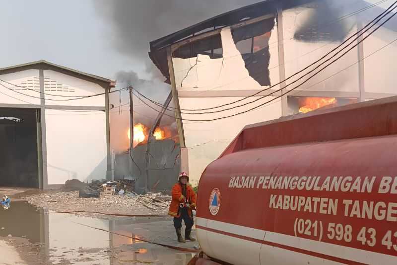 Kebakaran Gudang Kimia di Tangerang Sebabkan Lima Orang Jadi Korban