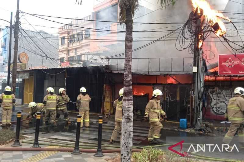 Kebakaran Hanguskan Warung Lapo dan Bengkel di Pulogadung, Satu Motor Ludes