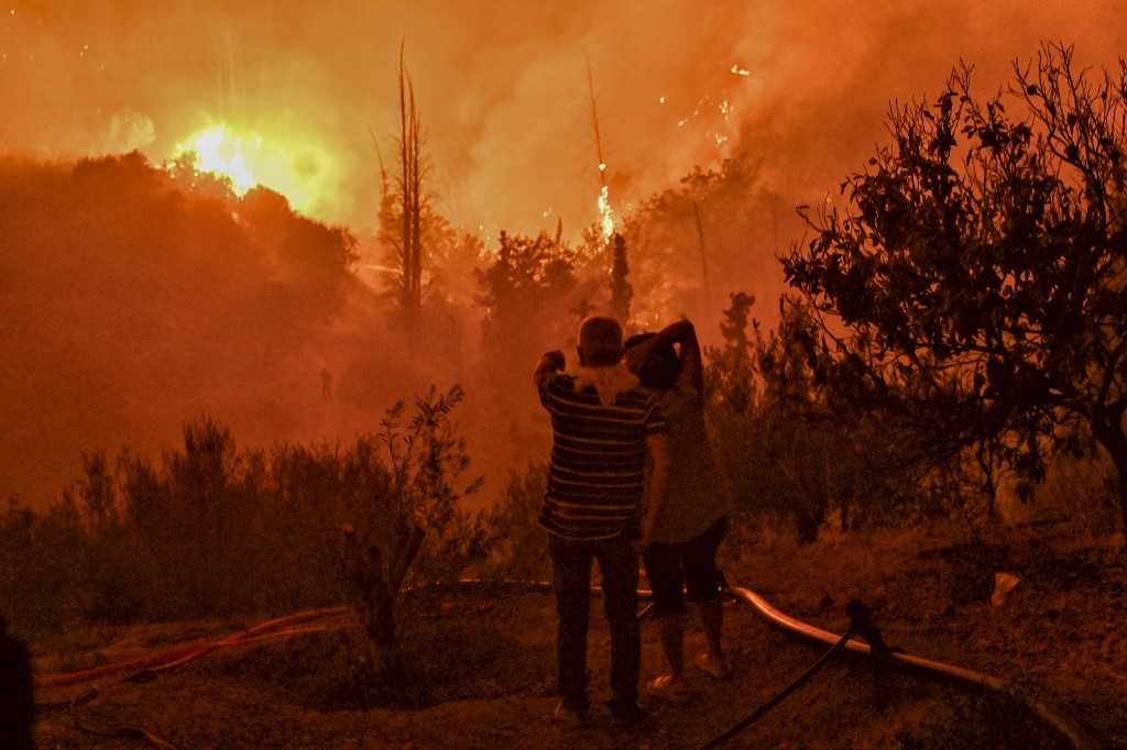 Kebakaran Hutan di Yunani Tengah Tewaskan Dua Orang 1